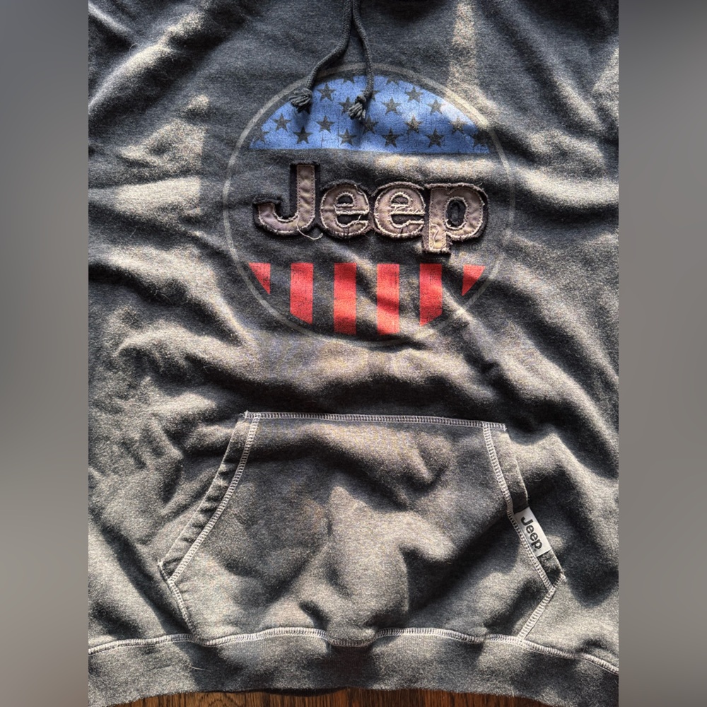 Men’s JEEP shield USA hoodie from JedCo - Picture 3 of 12
